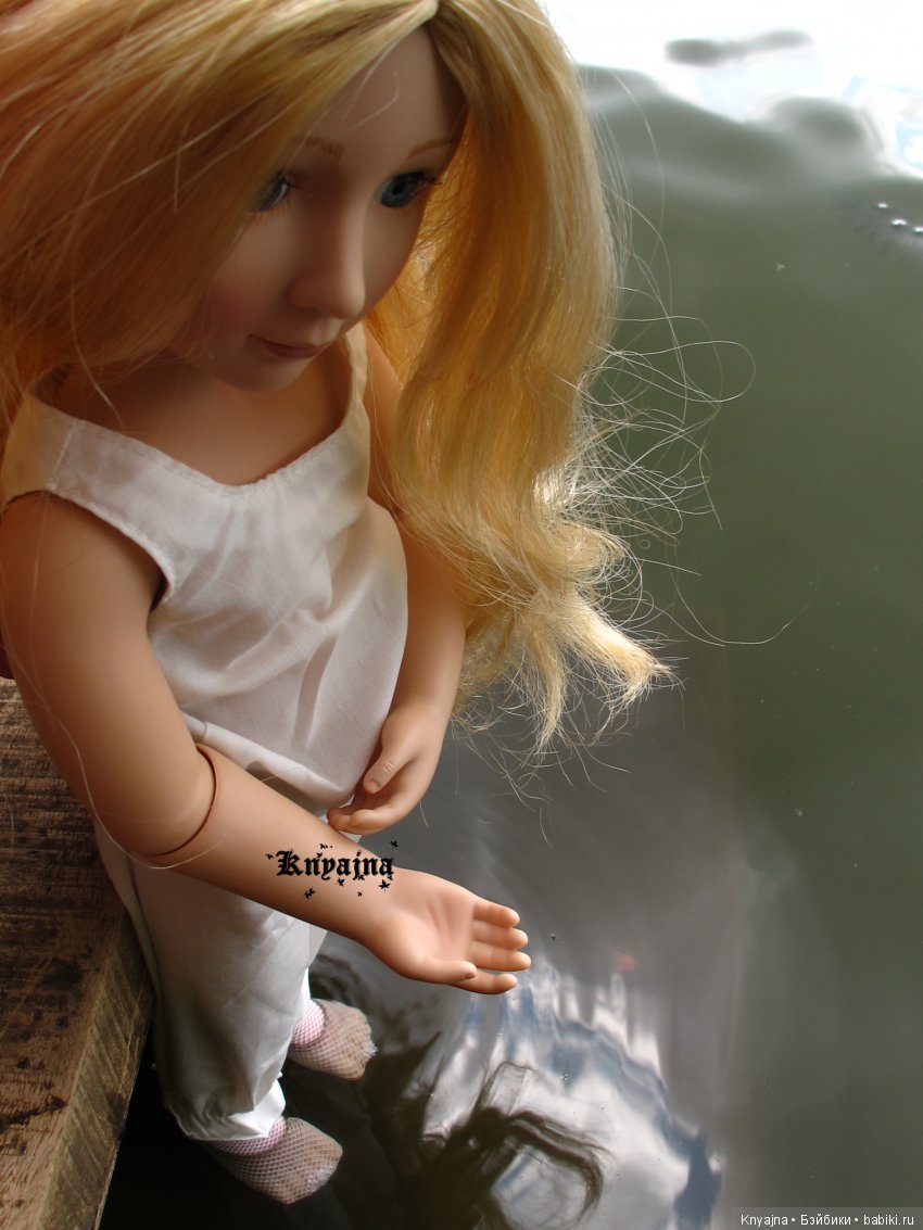 Нежная застенчивая школьница времен Нового Света. Амелия A Girl for All Time