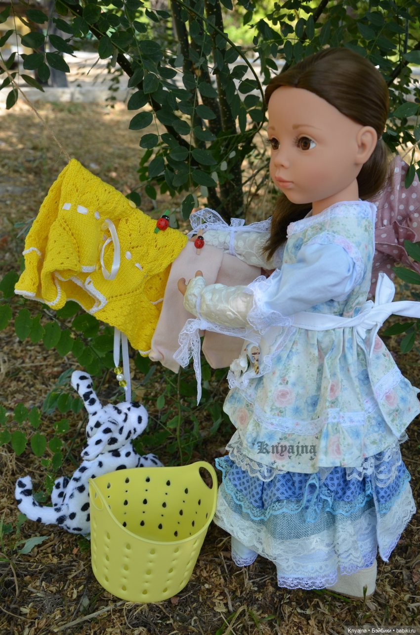 Очаровательная Софи в позднем теплом, сладком августе или девочка с корзиной белья | Бэйбики Очаровательная Софи в позднем теплом, сладком августе или девочка с корзиной белья