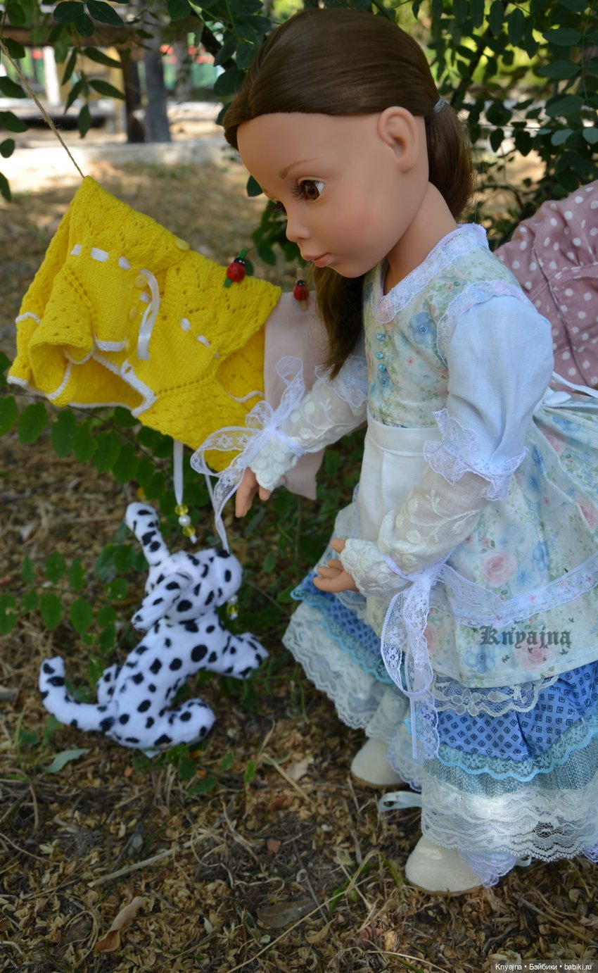 Очаровательная Софи в позднем теплом, сладком августе или девочка с корзиной белья | Бэйбики Очаровательная Софи в позднем теплом, сладком августе или девочка с корзиной белья