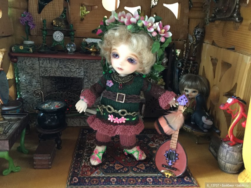 Тайни рассматривает костюмчики Джуди и Рин. Fairyland, pukifee, realpuki (фото 2)