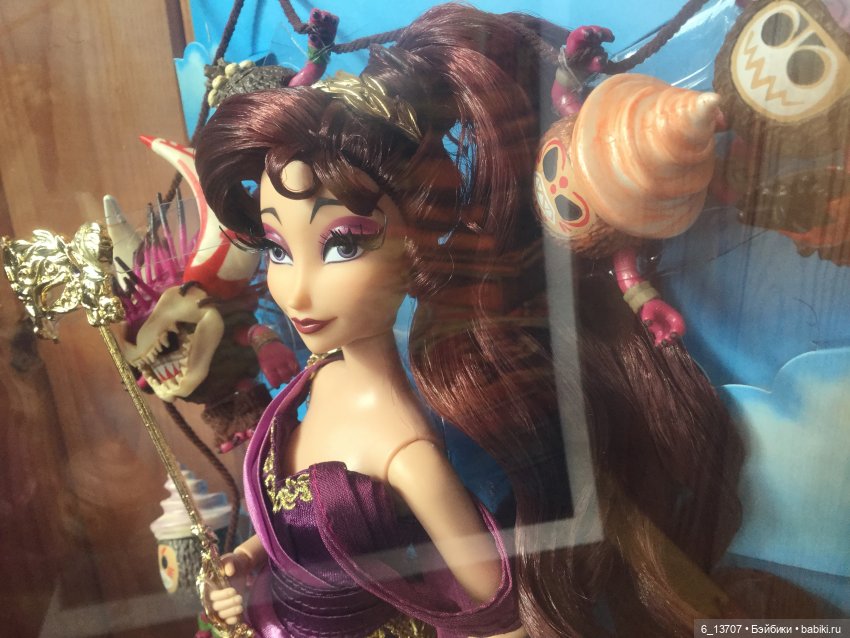 Мегара с какамора. Disney limited edition dolls