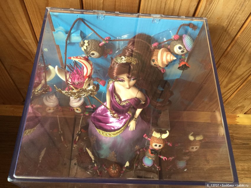Мегара с какамора. Disney limited edition dolls (фото 5)