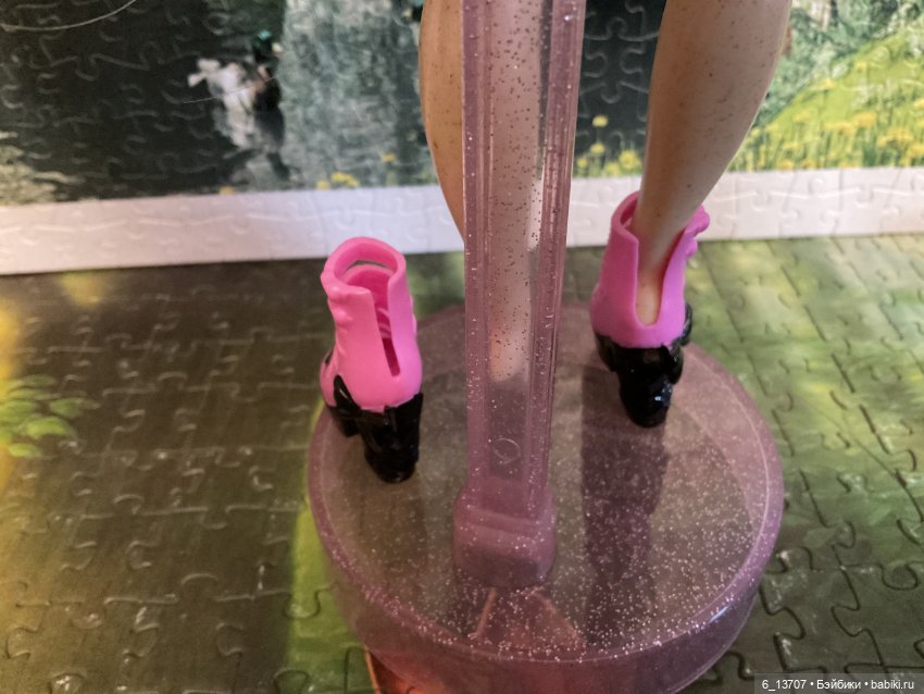 Rainbow 28 см. Обувь от других кукол (фото 9)