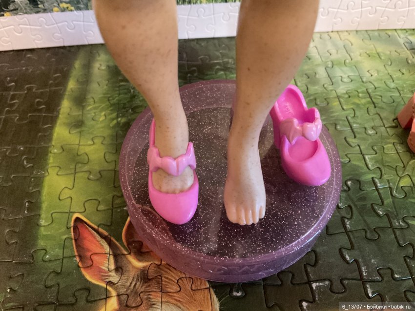 Rainbow 28 см. Обувь от других кукол (фото 6)