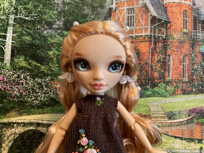 Rainbow 28 см. Обувь от других кукол