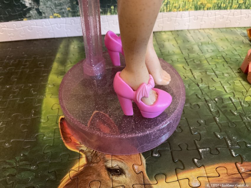 Rainbow 28 см. Обувь от других кукол (фото 7)