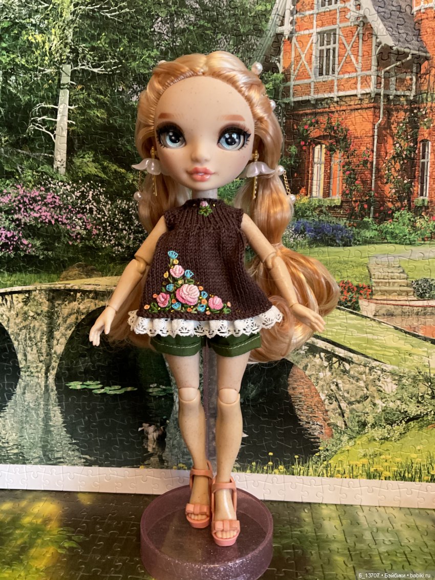 Rainbow 28 см. Обувь от других кукол