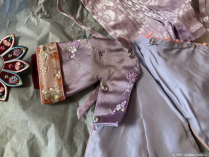 Rubi Red Siblies. Джи Джи и Тен Пин - принцессы