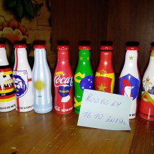 Бутылочки коллекционные, посвященные футболу.