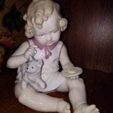 Статуэтка Германия. Девочка с котенком. Очаровательный ребёнок.