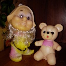 Игрушки СССР Резина. Гном, медвежонок.