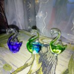 Статуэтка , фигурка ЛЕБЕДИ трио Цветное стекло .