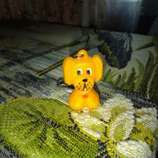 Фигурка Брелок СССР собака, щенок Колкий пластик