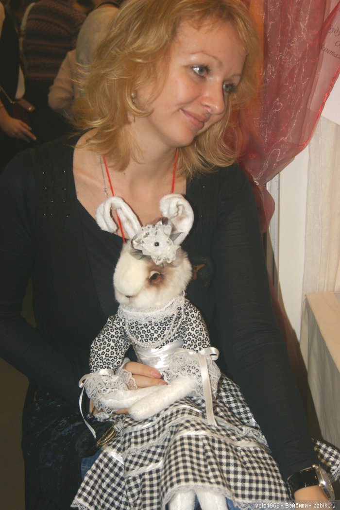 не знаю фамилию мастерицы, но обе грациозны!