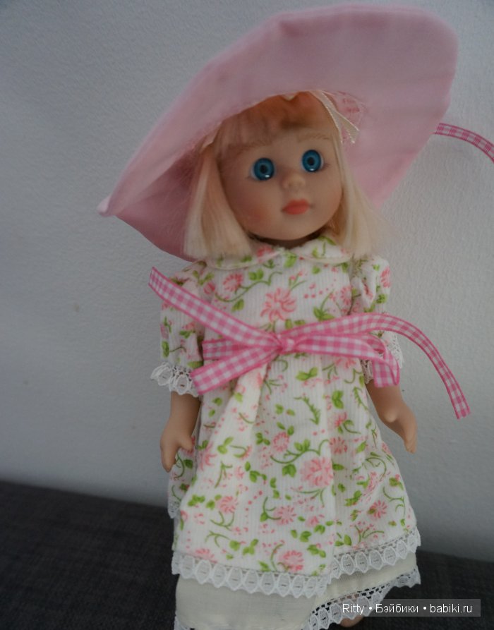 Petitcollin, Ma Poupée des 4 Saisons dans Sa Malle Cabine