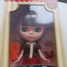 Blythe simply chocolate