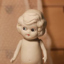 Антикварный куклёнок