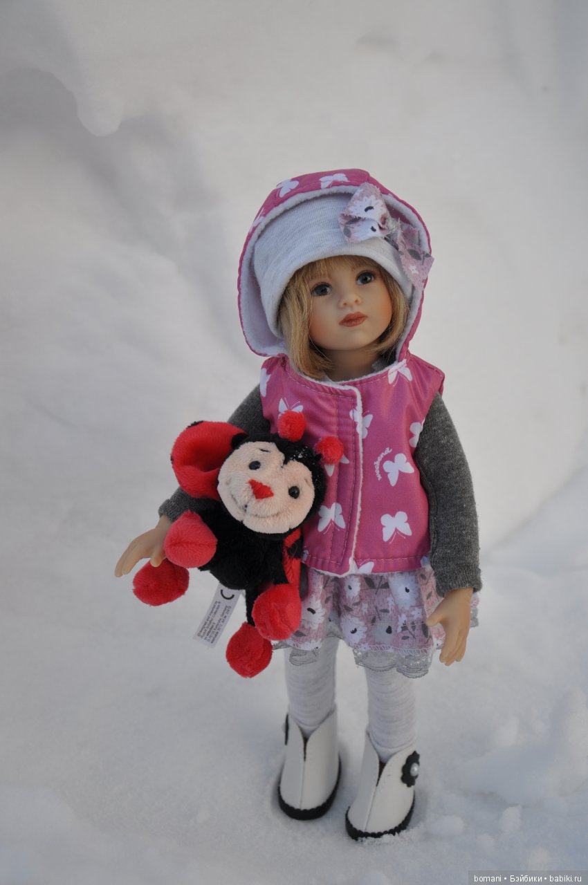 Лиллиан. В новых сапожках по белому снежку (фото 6)