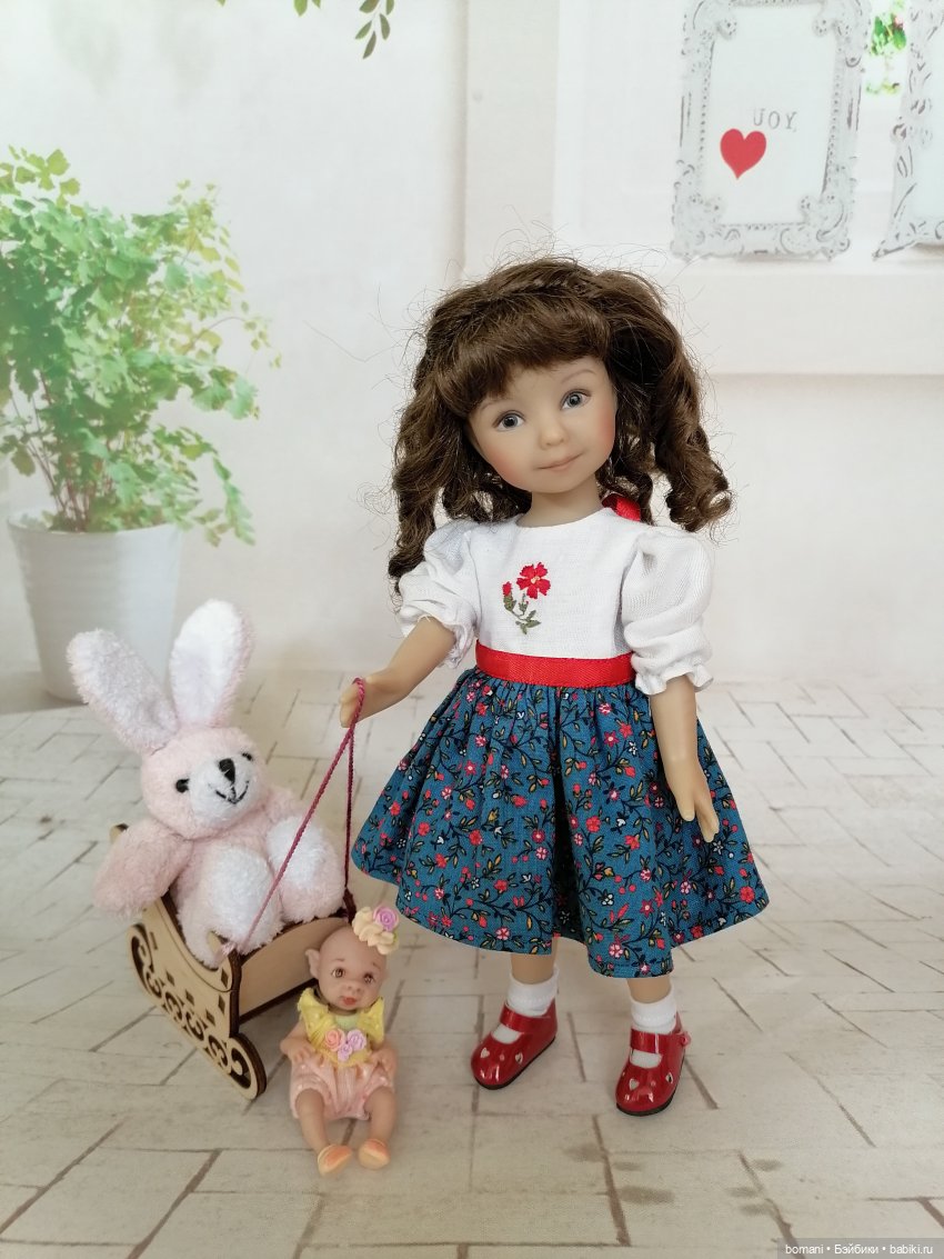 Красная шапочка из семейства Heartstring Dolls (фото 4)