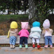 Детский сад, младшая группа на прогулке