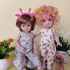 Малышки  Miroxdolls примеряют наряды.
