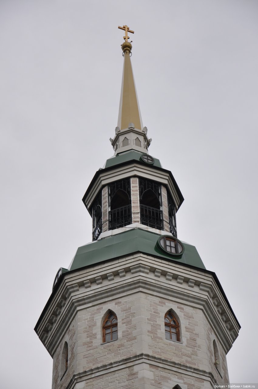 Бусинка и Лялечка в горном парке имени П. П. Бажова