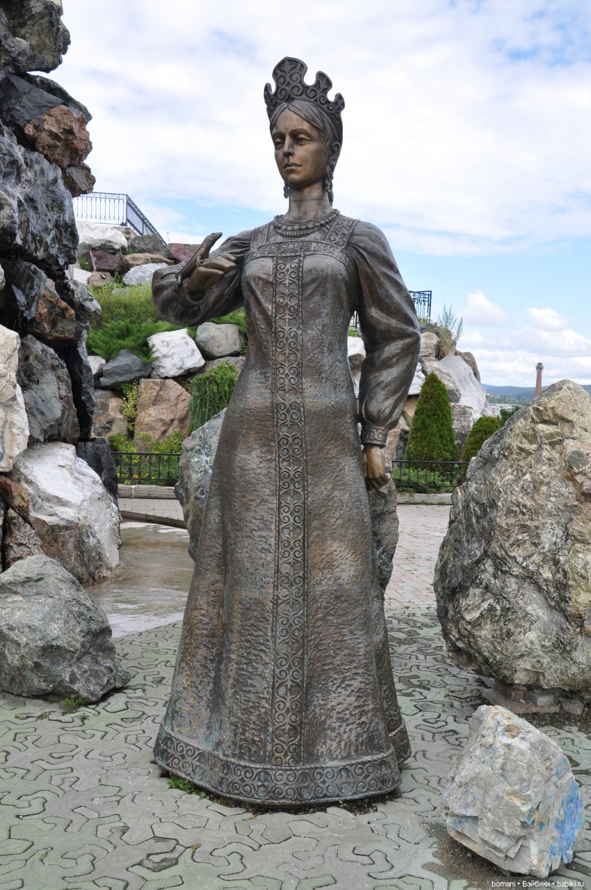 Бусинка и Лялечка в горном парке имени П. П. Бажова (фото 6)