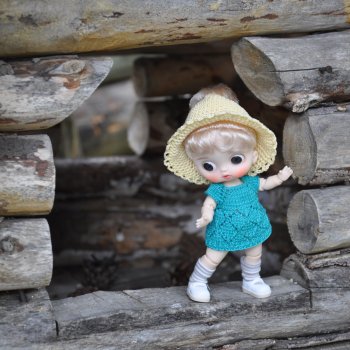 Бусинка и Лялечка в горном парке имени П. П. Бажова