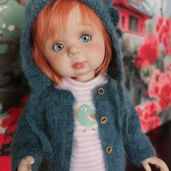 Стеша наряжается