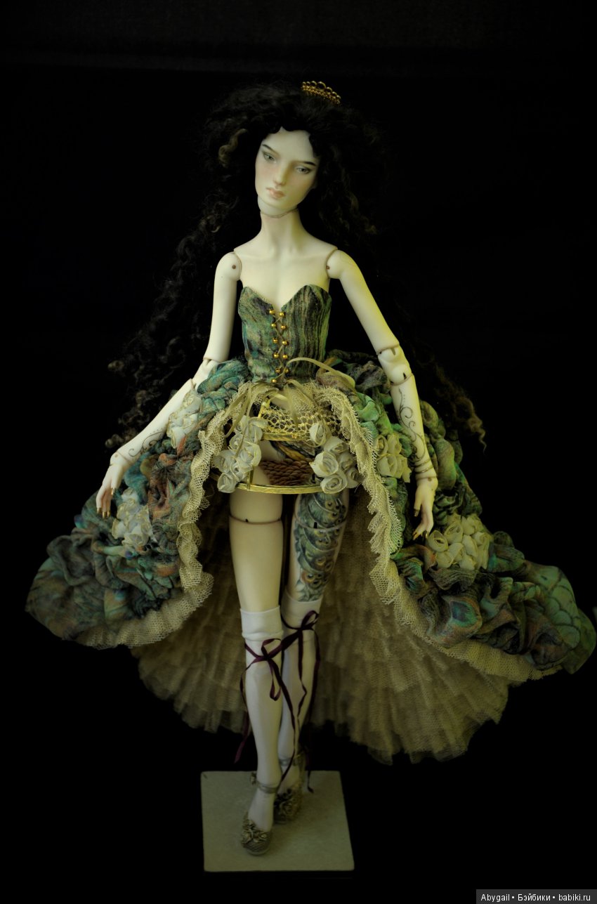 Четвёртый наряд Золотого павлина: "Изумрудный Рокайль" (фото 2)