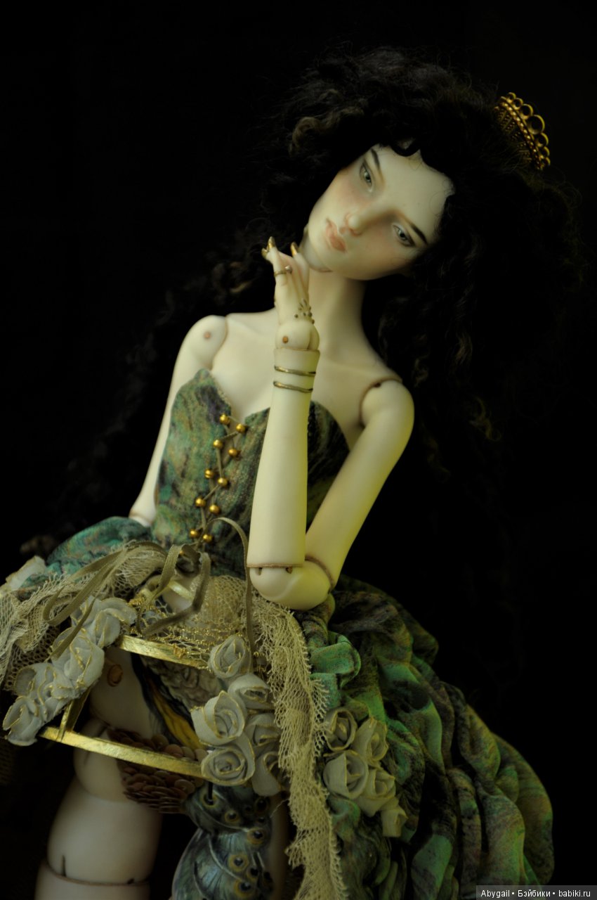 Четвёртый наряд Золотого павлина: "Изумрудный Рокайль" (фото 3)