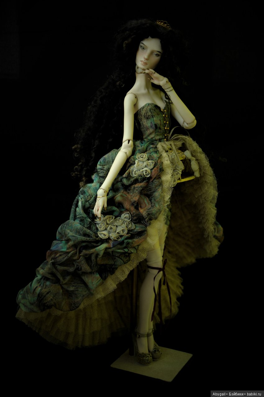 Четвёртый наряд Золотого павлина: "Изумрудный Рокайль" (фото 5)