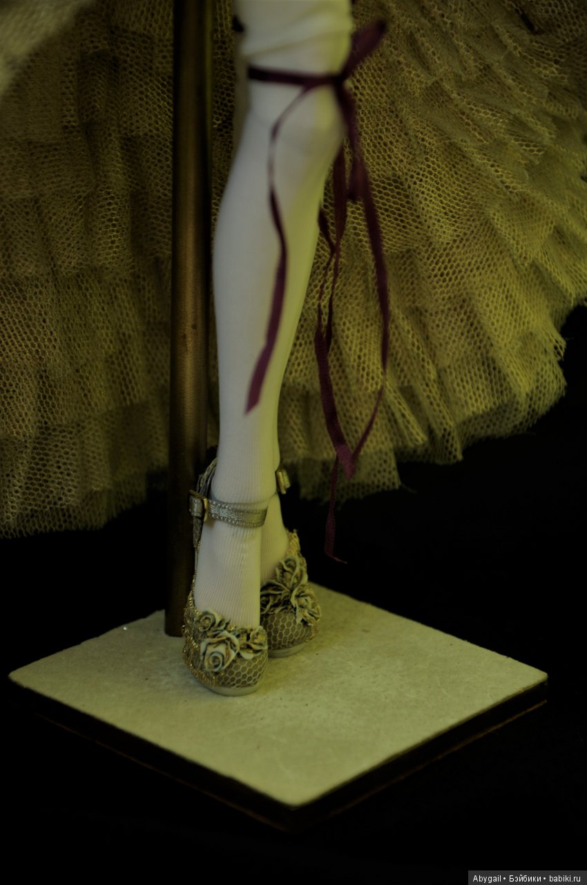 Четвёртый наряд Золотого павлина: "Изумрудный Рокайль"