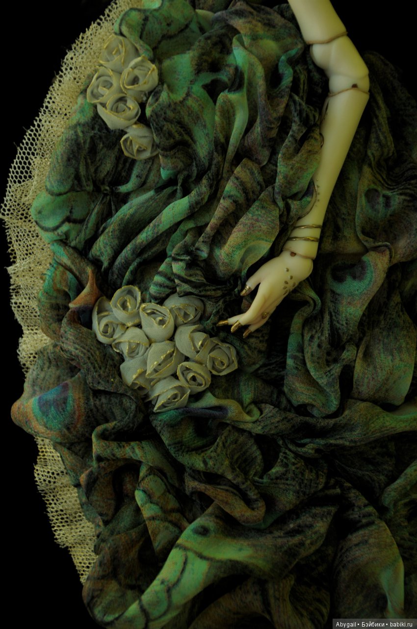 Четвёртый наряд Золотого павлина: "Изумрудный Рокайль" (фото 8)