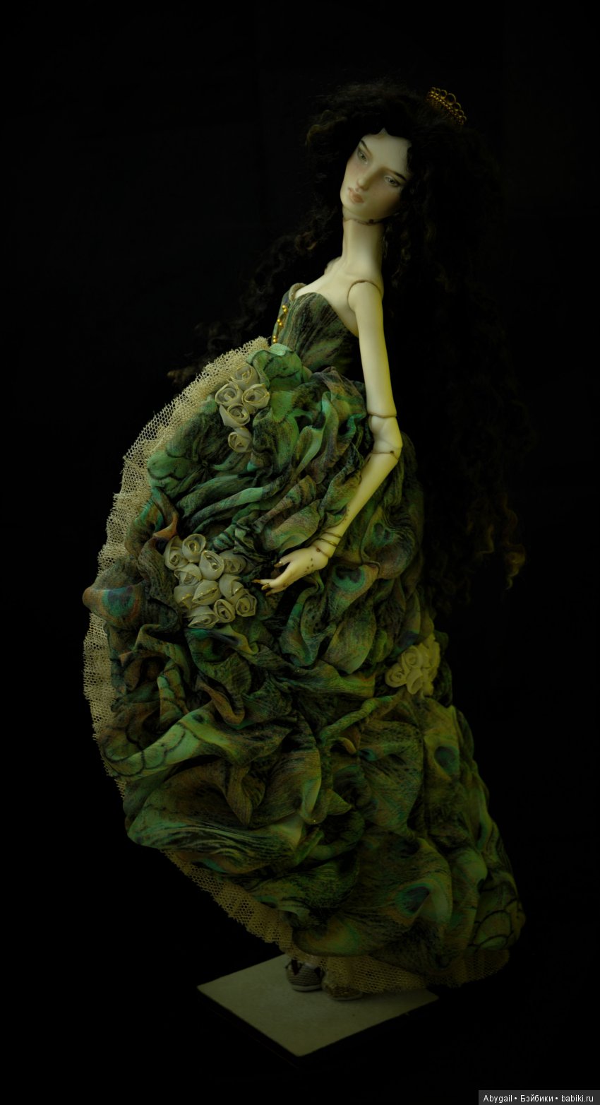 Четвёртый наряд Золотого павлина: "Изумрудный Рокайль" (фото 7)