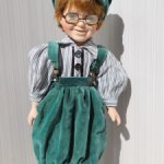 Фарфоровый мальчишка улыбашка