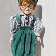 Фарфоровый мальчишка улыбашка