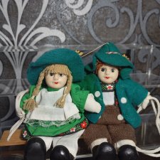 Много винтажных куколок