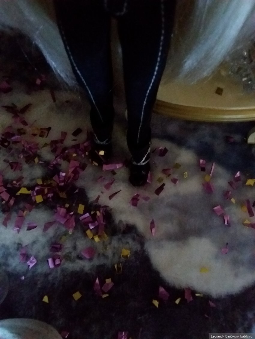 Клип на хит Эмре Айдына Bir Pazar Kahvaltisi - "Воскресный завтрак"