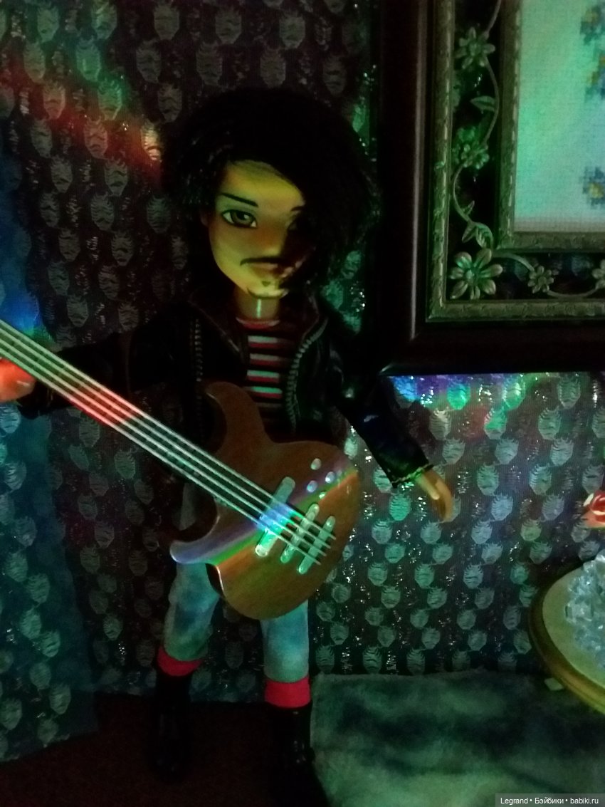 Клип на хит Эмре Айдына Bir Pazar Kahvaltisi - "Воскресный завтрак"