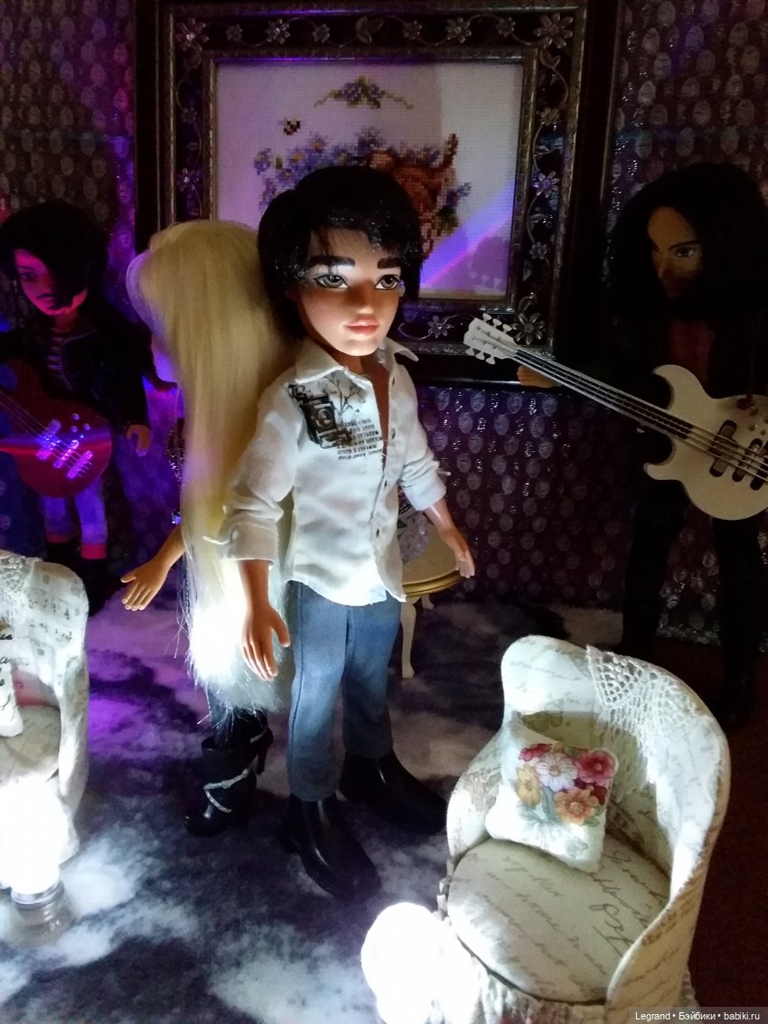 Клип на хит Эмре Айдына Bir Pazar Kahvaltisi - "Воскресный завтрак"