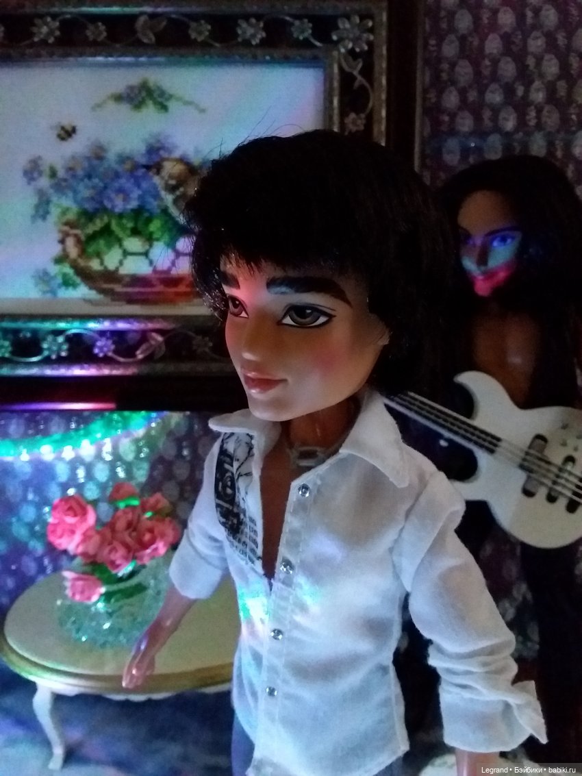 Клип на хит Эмре Айдына Bir Pazar Kahvaltisi - "Воскресный завтрак"