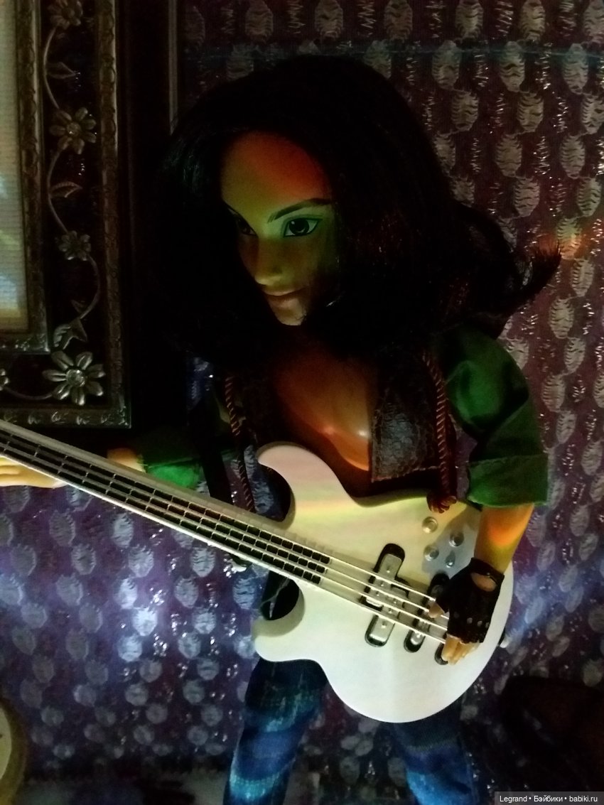 Клип на хит Эмре Айдына Bir Pazar Kahvaltisi - "Воскресный завтрак"