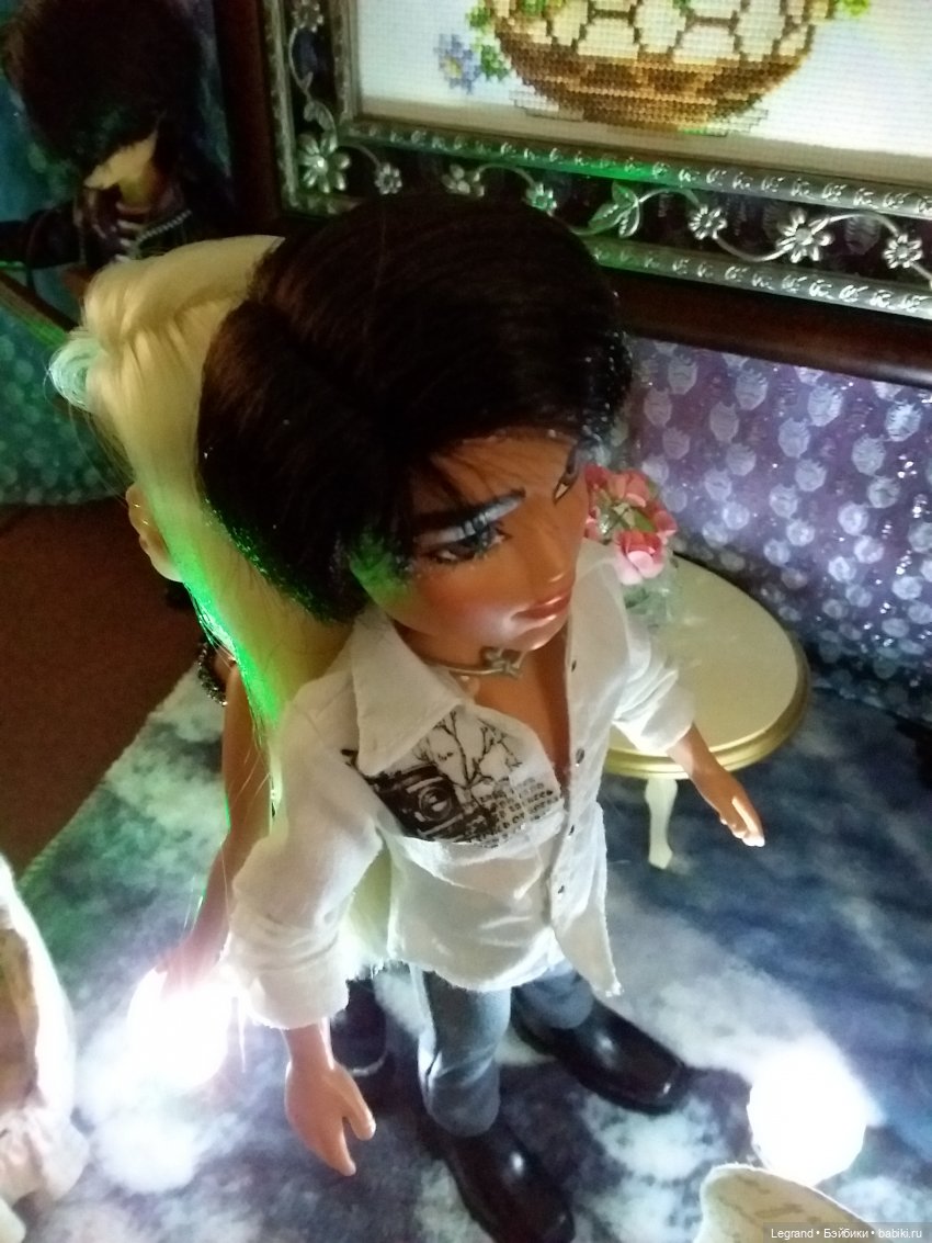 Клип на хит Эмре Айдына Bir Pazar Kahvaltisi - "Воскресный завтрак"