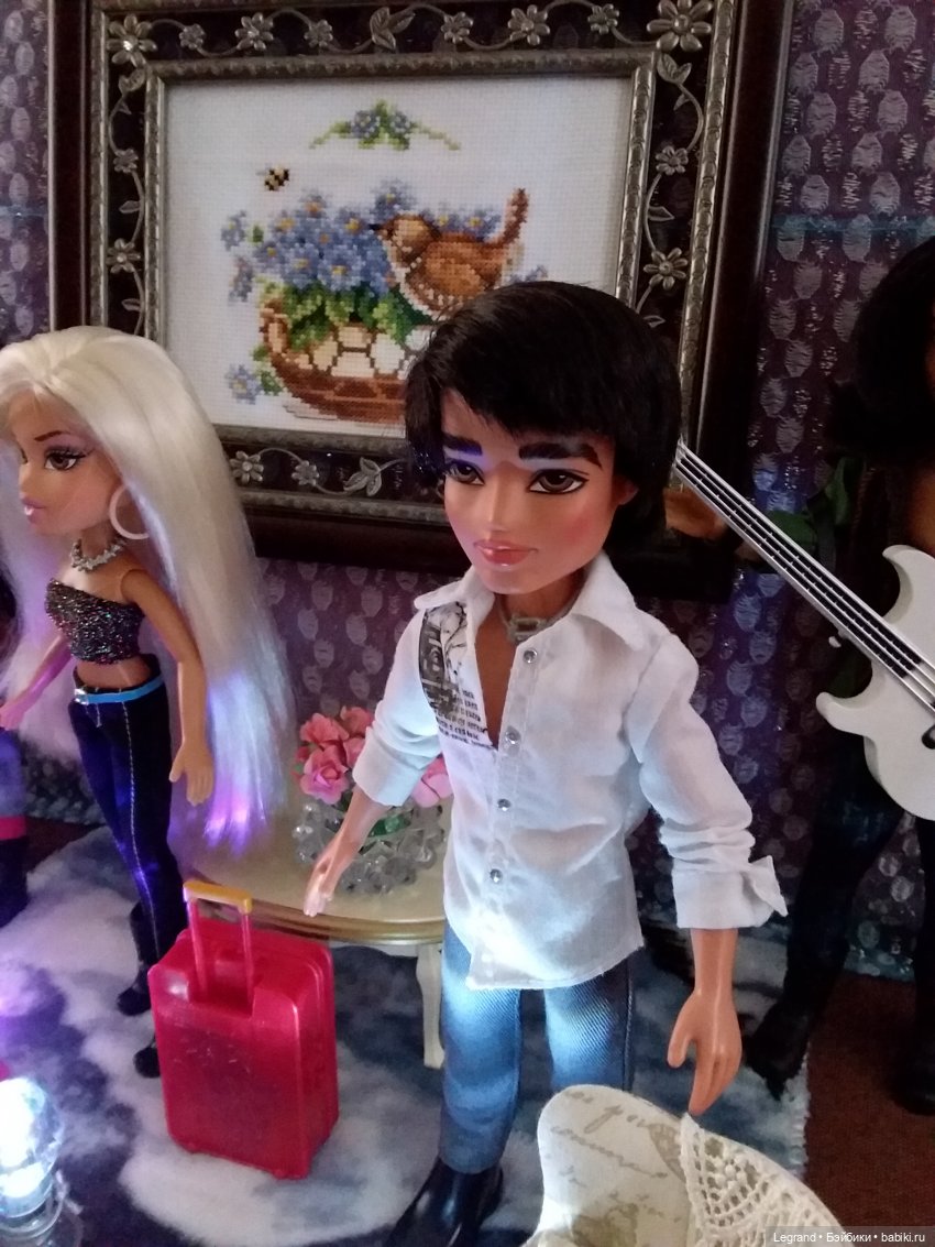 Клип на хит Эмре Айдына Bir Pazar Kahvaltisi - "Воскресный завтрак"