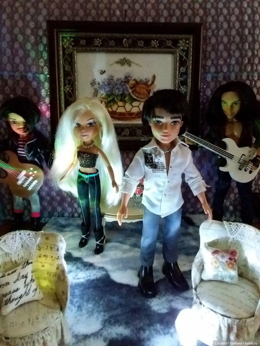 Клип на хит Эмре Айдына Bir Pazar Kahvaltisi - "Воскресный завтрак"