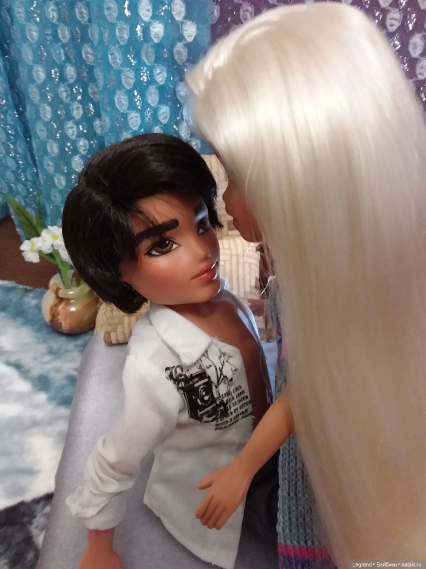 Клип на хит Эмре Айдына Bir Pazar Kahvaltisi - "Воскресный завтрак"