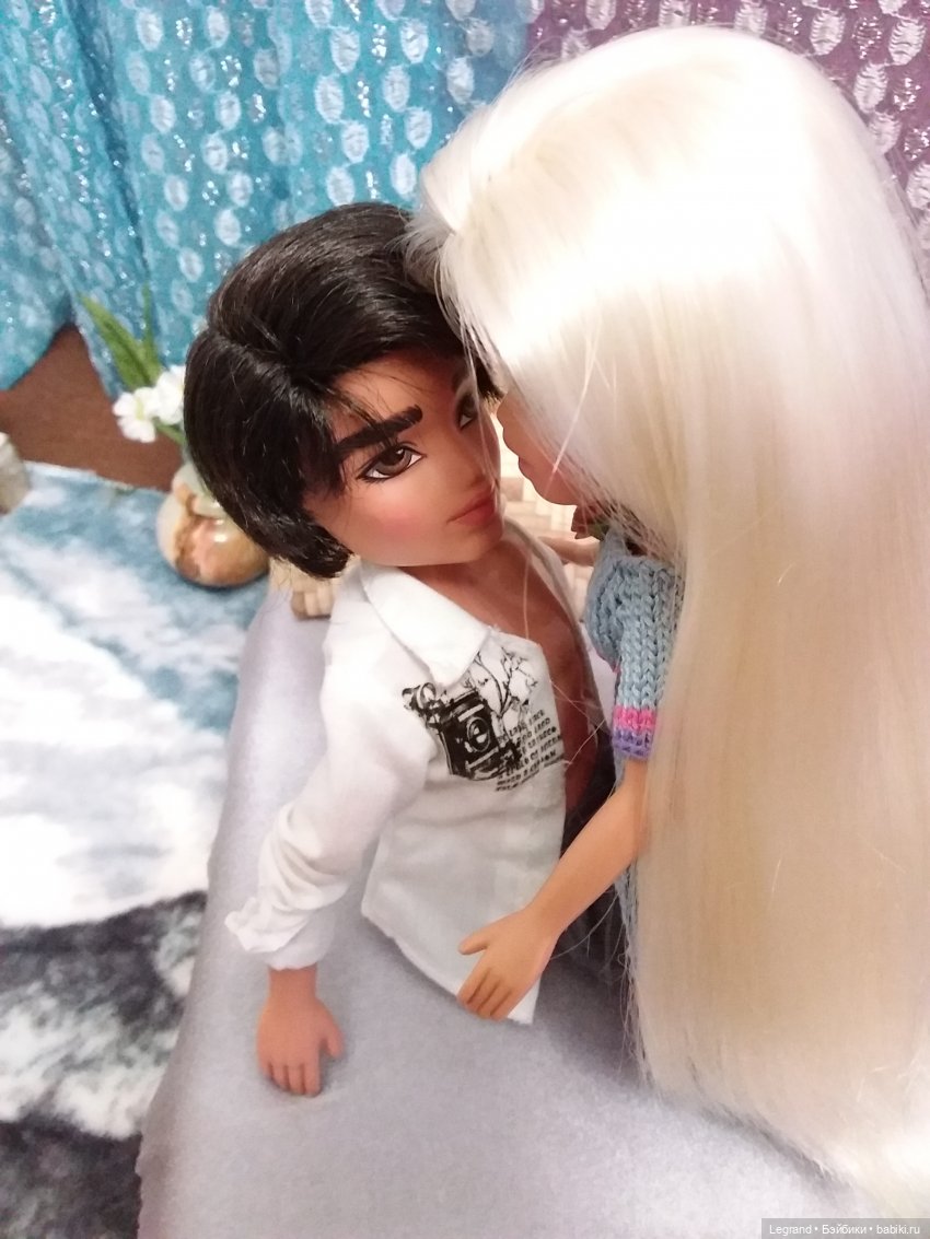 Клип на хит Эмре Айдына Bir Pazar Kahvaltisi - "Воскресный завтрак"