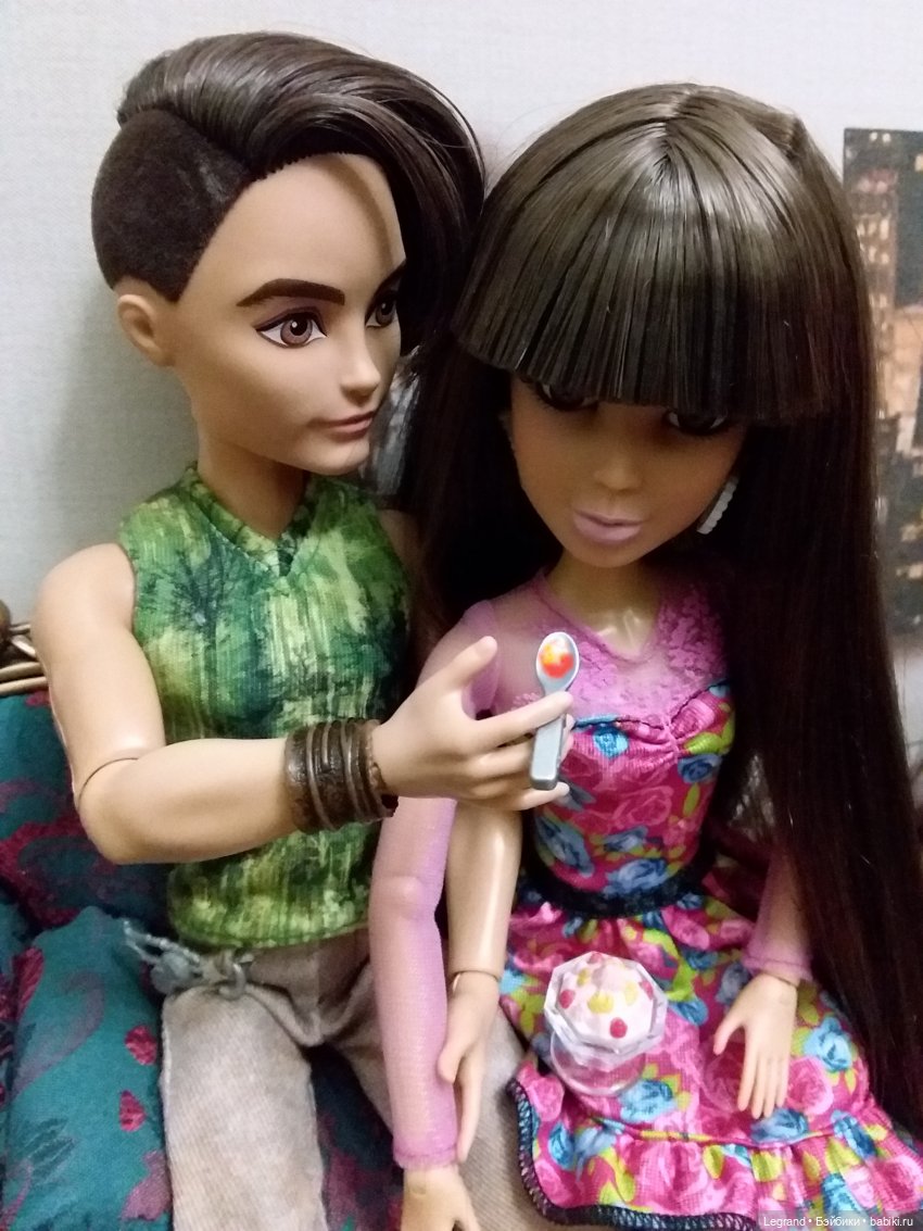 Они сами пишут свои истории: Готье, Дезире, Лестат. Обед и разговоры о политике