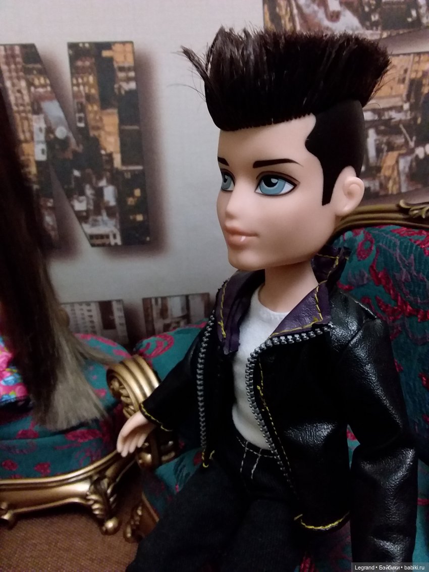 Они сами пишут свои истории: Готье, Дезире, Лестат. Обед и разговоры о политике